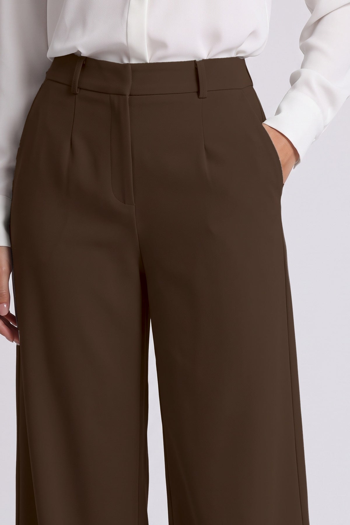 Elise Trousers in Brown, waist and pleat detail