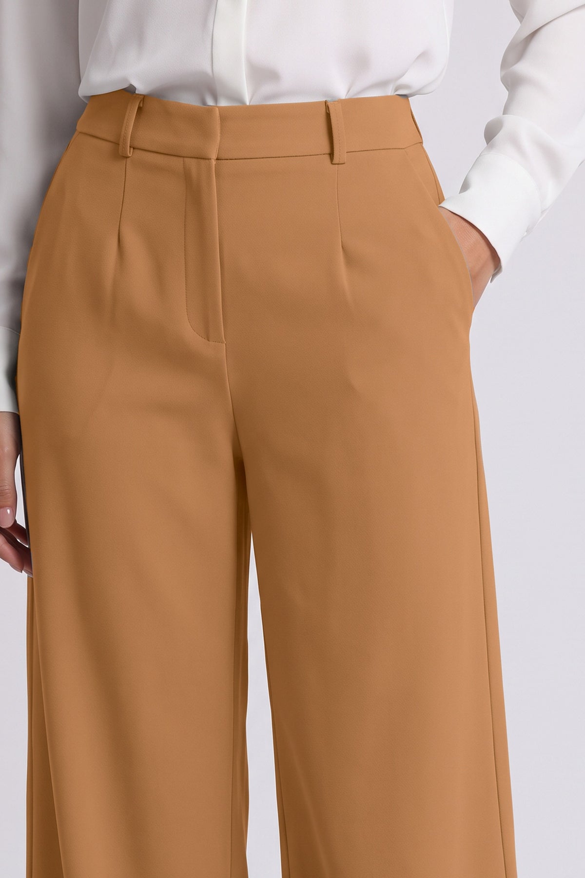 Elise Trousers in Camel, waist and pleat detail