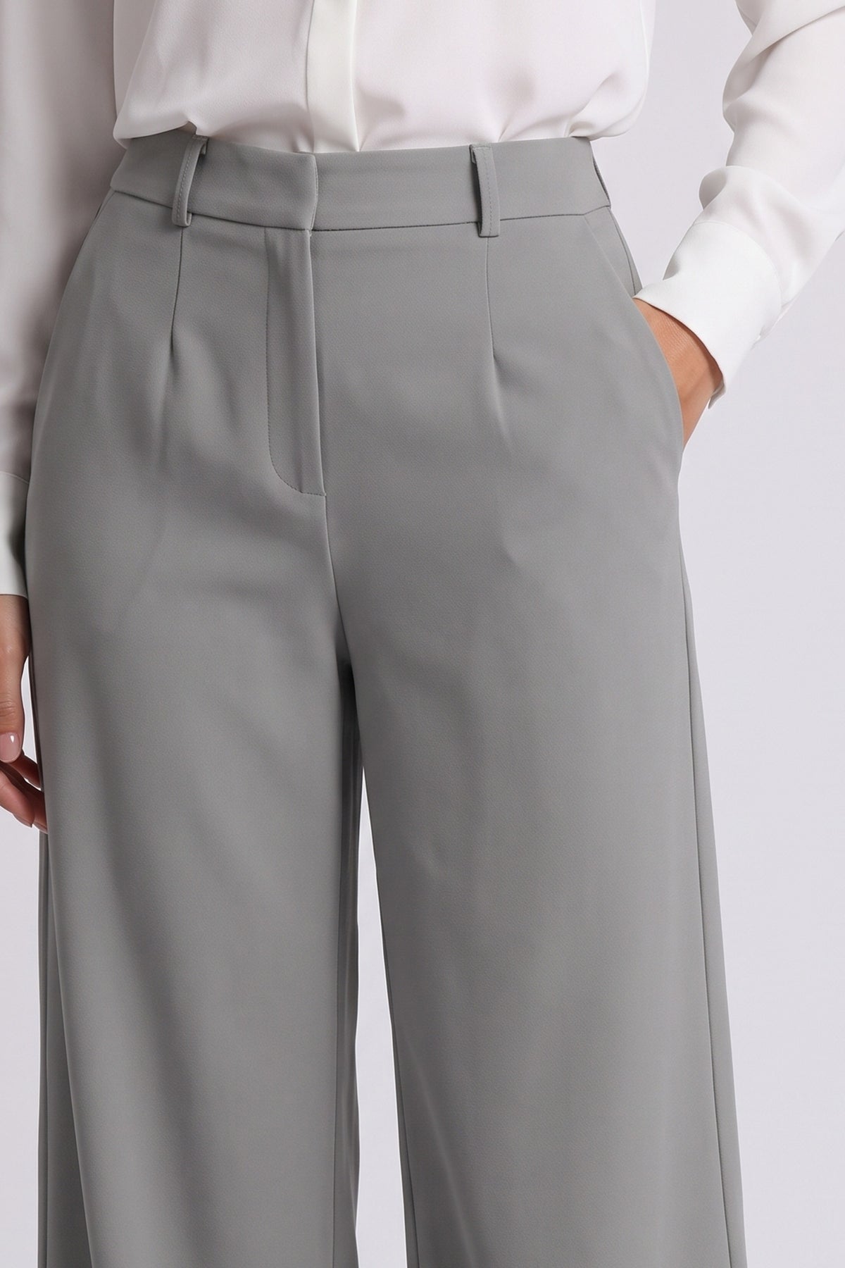 Elise Trousers in Grey, waist and pleat detail