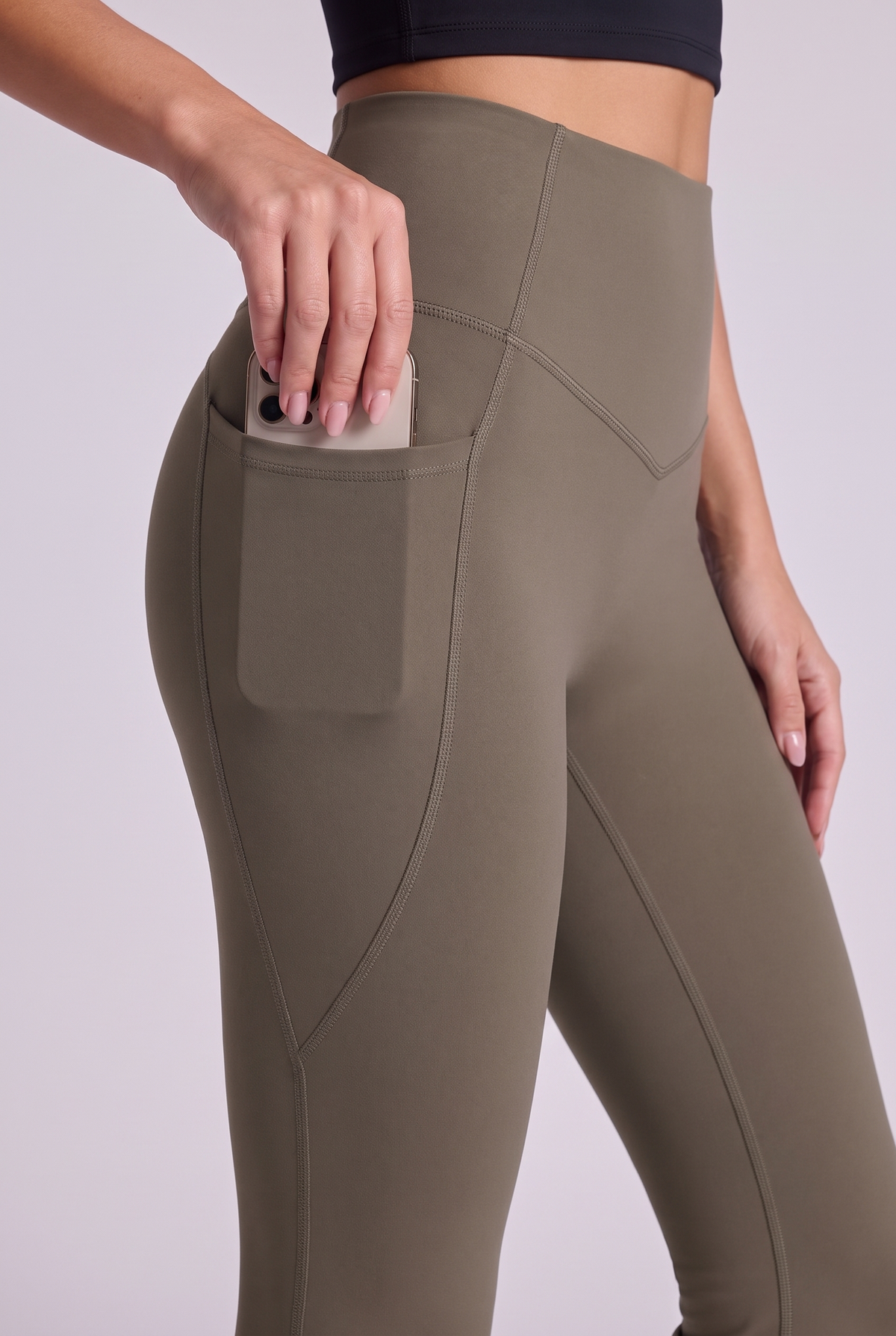 Harlow Bootcut Leggings - Detalle bolsillo lateral