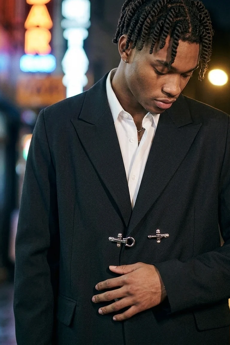 Rourke Clasp Blazer in Black - clasp close-up